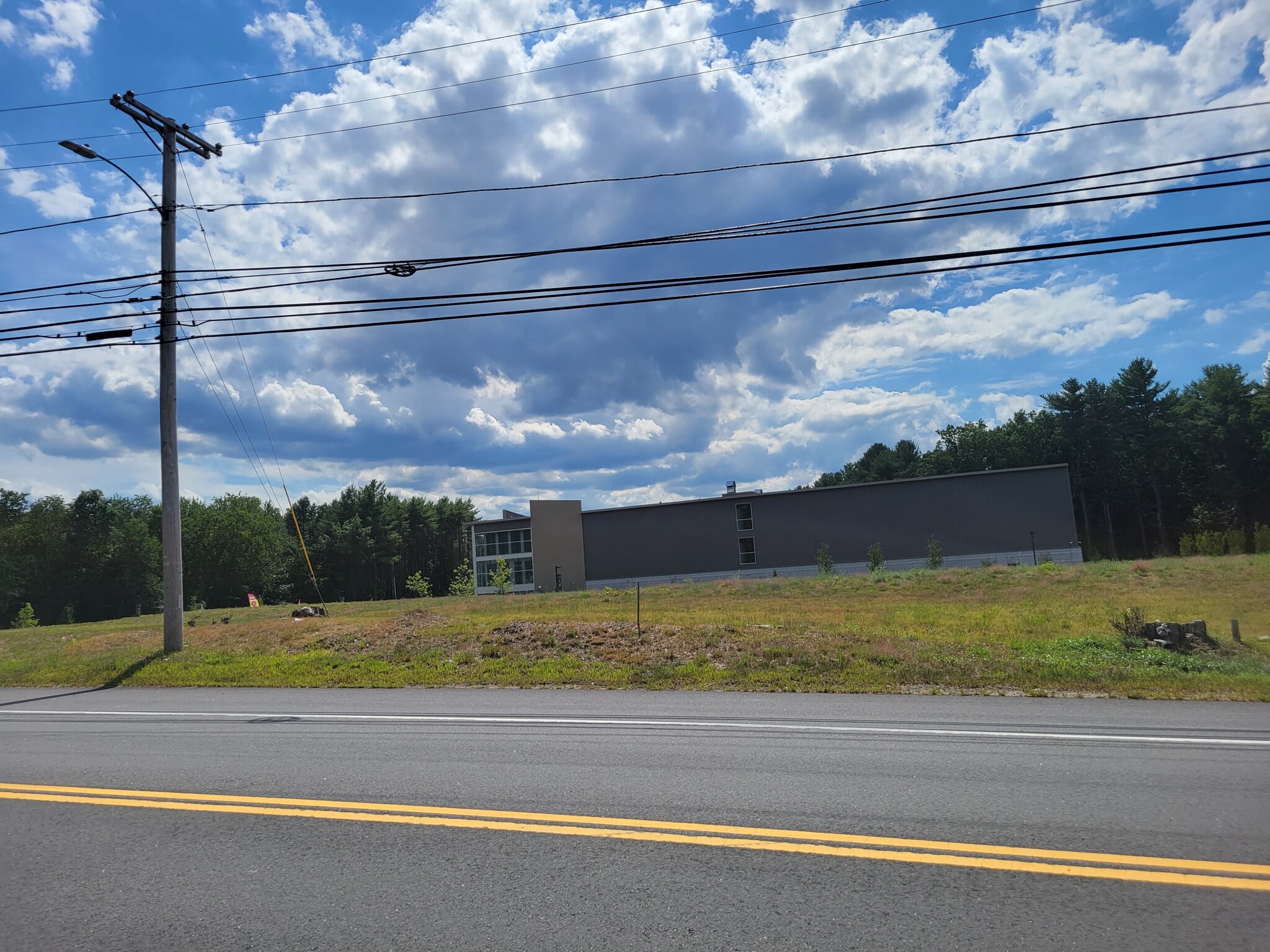 324 Middlesex Rd, Tyngsborough, MA for sale Primary Photo- Image 1 of 5
