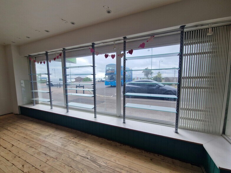 Milvil Rd, Gosport for sale - Interior Photo - Image 2 of 10