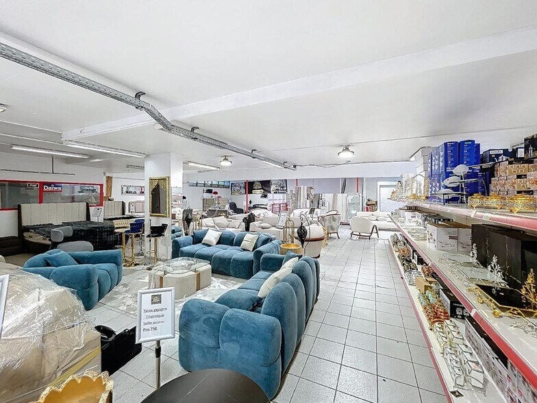 7 Rue Galilée, Villeurbanne to rent - Interior Photo - Image 2 of 12