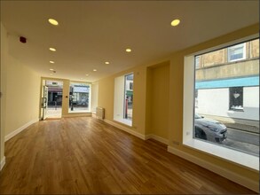 118 Argyll St, Dunoon to rent Interior Photo- Image 1 of 7