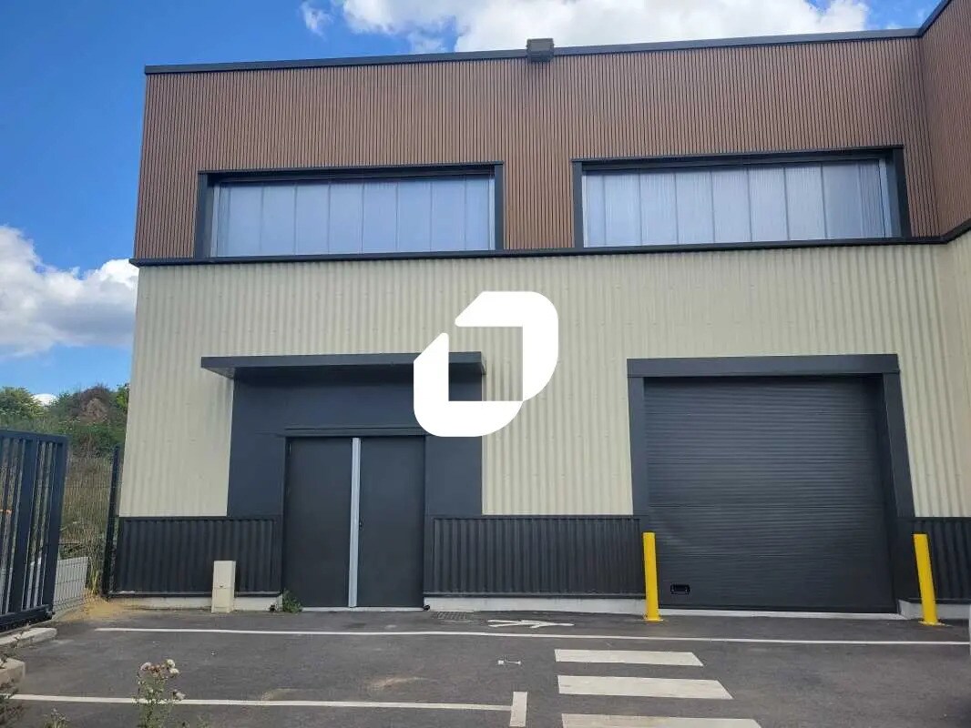 Light Industrial in Marcoussis to rent Building Photo- Image 1 of 12