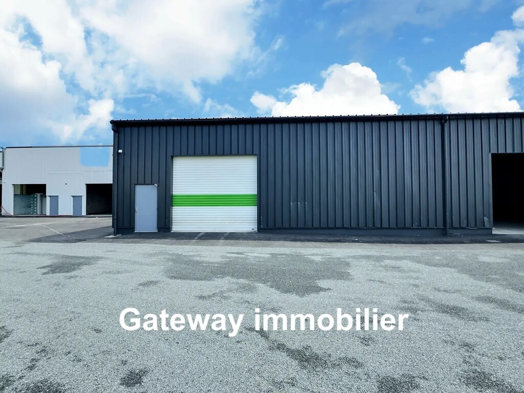 Location Entrepôt 230 m² - Photo 1