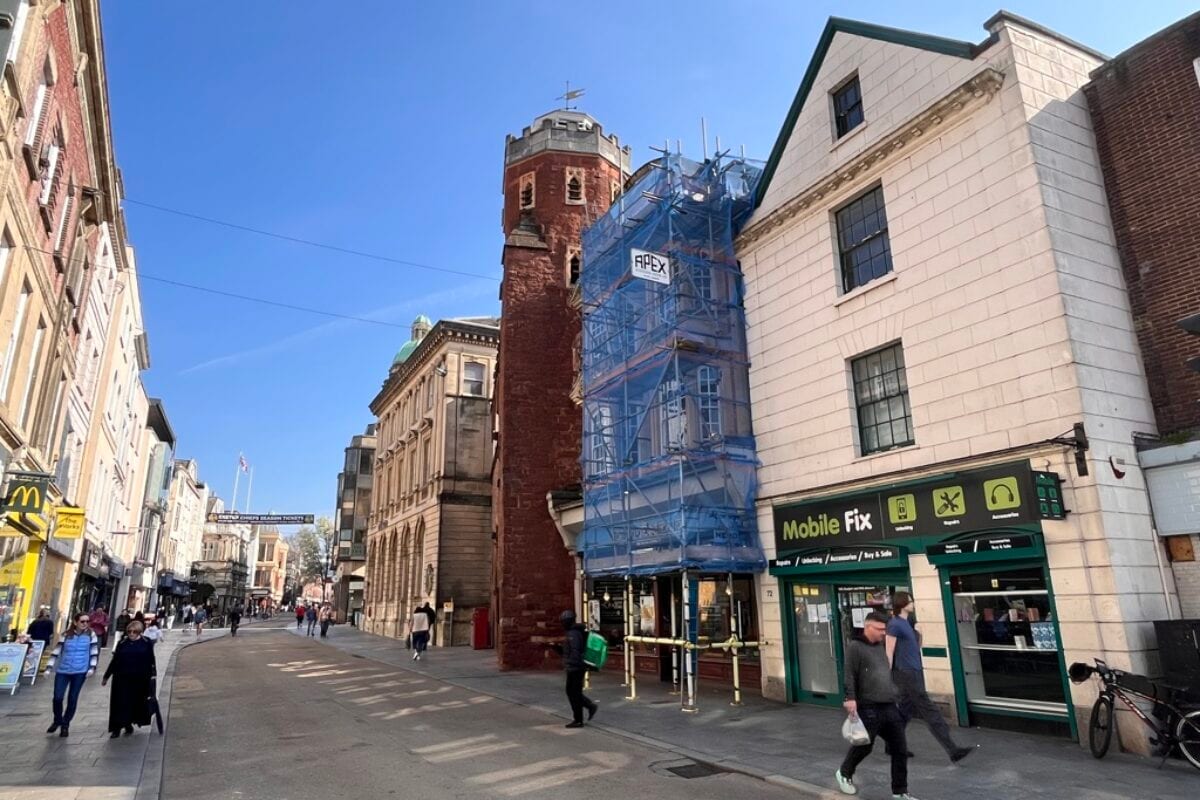 72 High St, Exeter to rent Primary Photo- Image 1 of 3