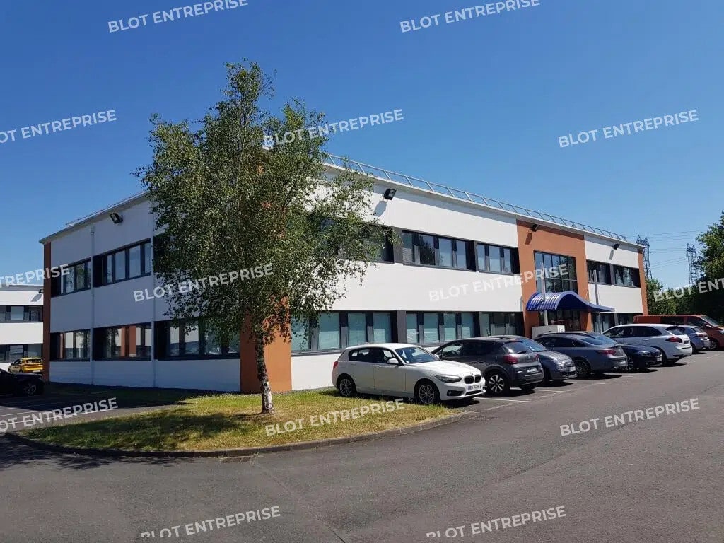 Location Bureaux 371 m² - Photo 1