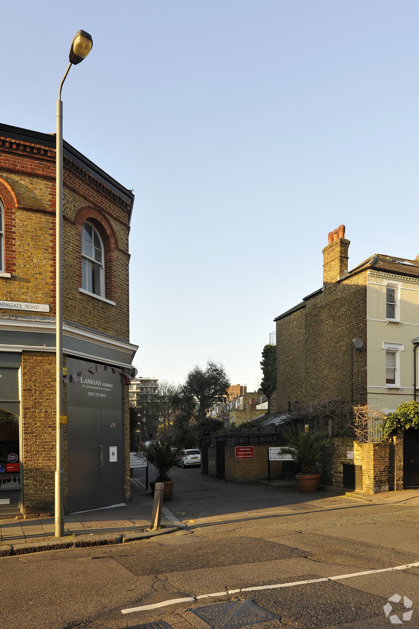 Parkgate Rd, London for sale Primary Photo- Image 1 of 1