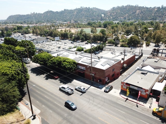 1844 Cypress Ave, Los Angeles, CA for rent - Building Photo - Image 3 of 20