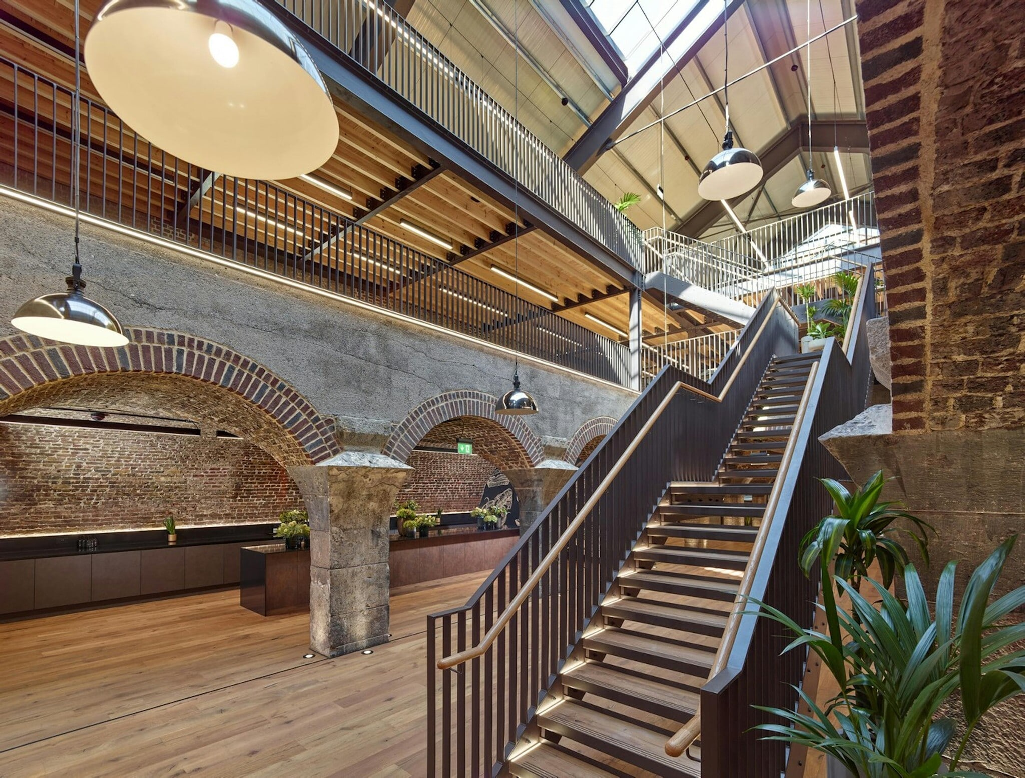 Pennington St, London to rent Interior Photo- Image 1 of 16