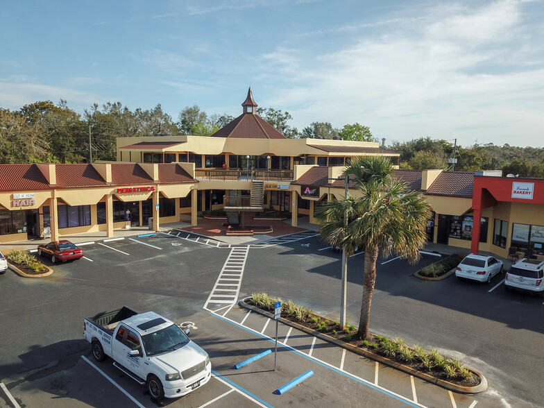 101-133 N Country Club Rd, Lake Mary, FL for sale - Building Photo - Image 1 of 1