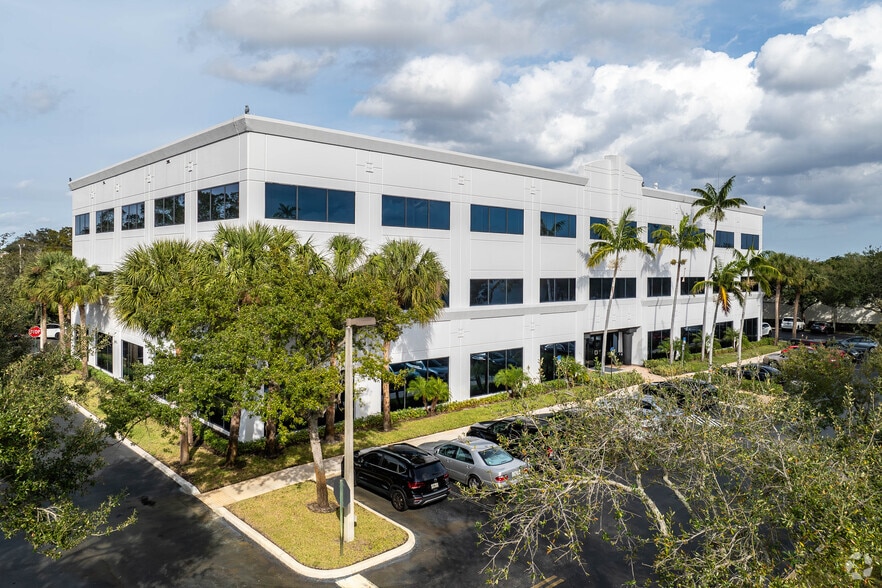 6800 Broken Sound Pky NW, Boca Raton, FL for sale - Building Photo - Image 1 of 1