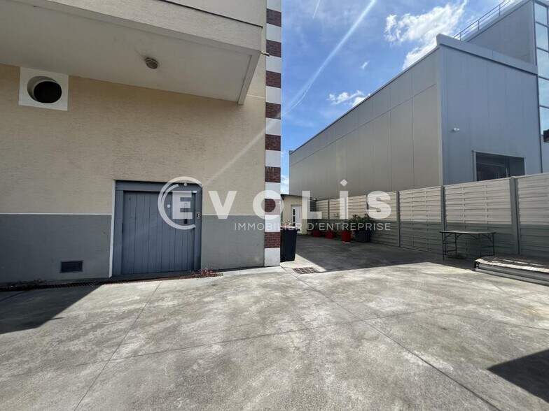 Office in Chennevières-sur-Marne to rent - Building Photo - Image 2 of 12