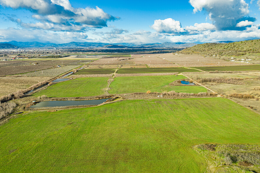 3103 E Vilas Rd, Medford, OR for sale - Primary Photo - Image 1 of 1