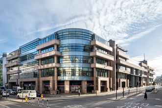 10 Queen Street Pl, London to rent Building Photo- Image 1 of 9