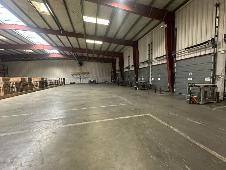 Industrial in Strasbourg to rent - Interior Photo - Image 2 of 4