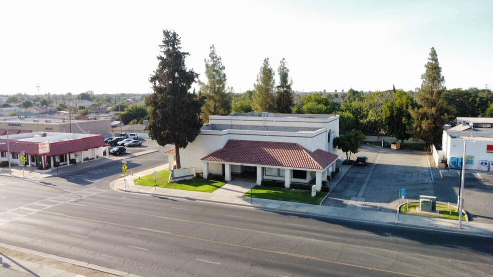 1101 Cecil Ave, Delano, CA for rent - Building Photo - Image 1 of 6