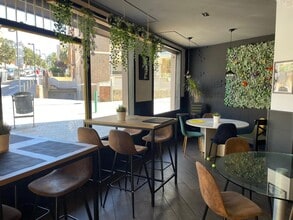 Retail in Sant Just Desvern, Barcelona to rent Interior Photo- Image 2 of 3