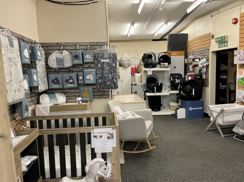 28-30 Fore St, St Austell to rent - Interior Photo - Image 3 of 4