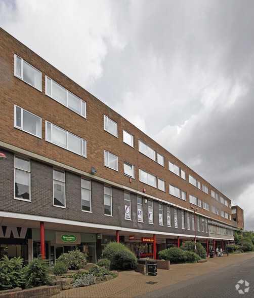 74-78 Town Centre, Hatfield for sale - Primary Photo - Image 1 of 1