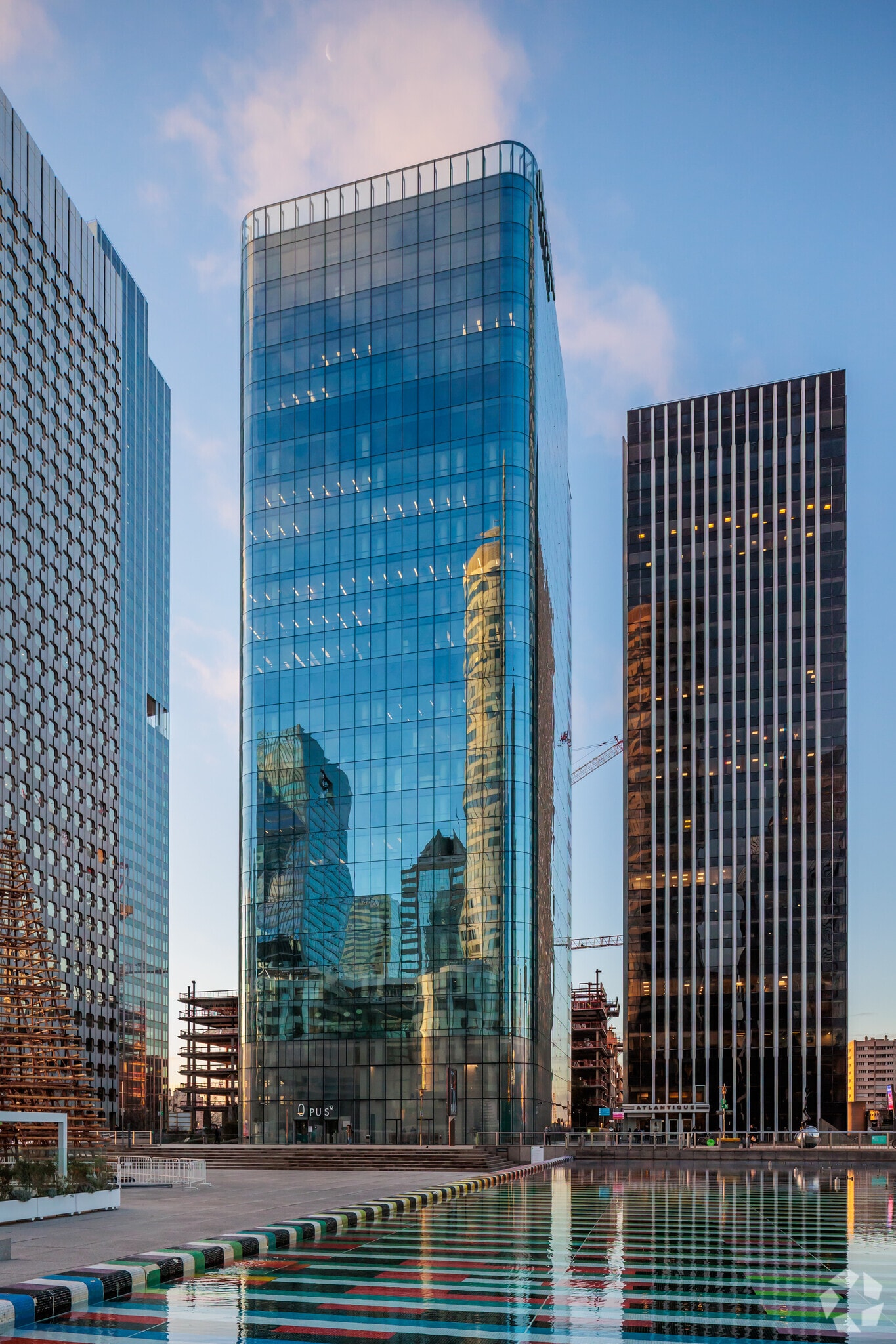 Office in 77 Esplanade Du Général De Gaulle, Puteaux to rent Primary Photo- Image 1 of 4