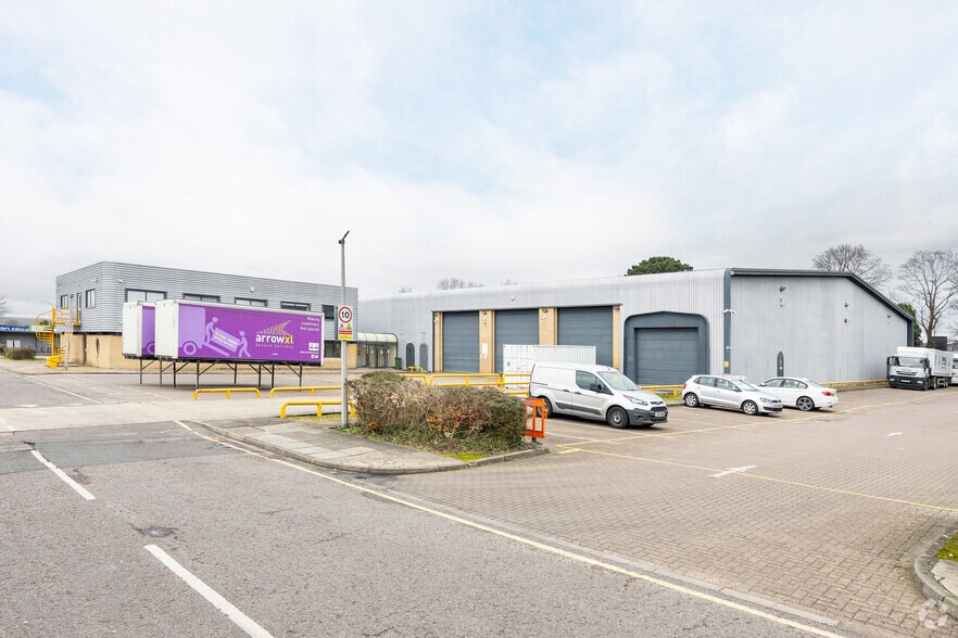 Robinson Way, Portsmouth for sale - Primary Photo - Image 1 of 1