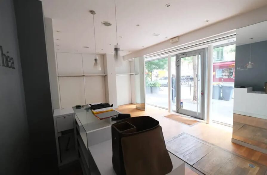 Retail in Paris for sale - Building Photo - Image 1 of 6
