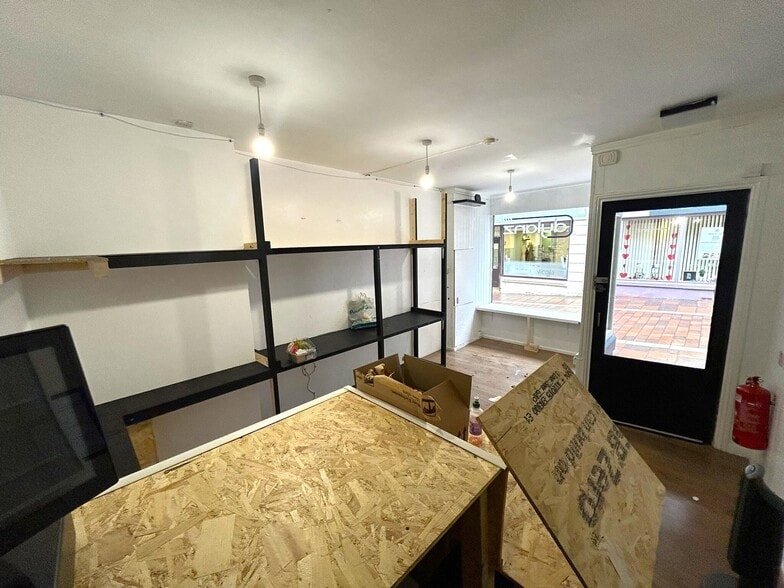 92 Friars Vennel, Dumfries to rent - Building Photo - Image 2 of 3