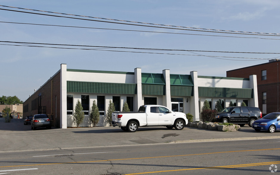 1220 Matheson Blvd E, Mississauga, ON for sale - Building Photo - Image 2 of 11