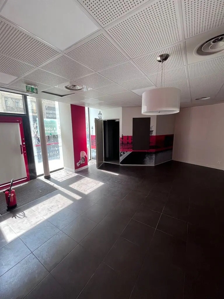 Location Commerce 203 m² - Photo 1