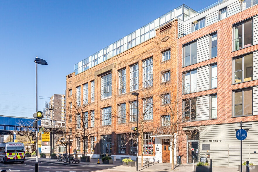 197-211 Richmond Rd, London to rent - Building Photo - Image 2 of 38