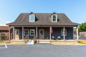 101 Lucy Ln, Waynesboro, VA for rent Building Photo- Image 1 of 43