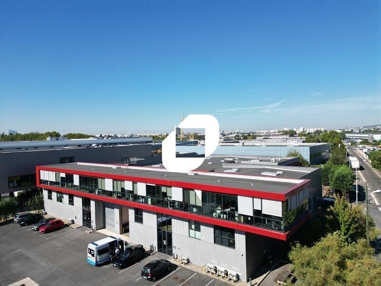 Office in Gennevilliers to rent - Building Photo - Image 2 of 5