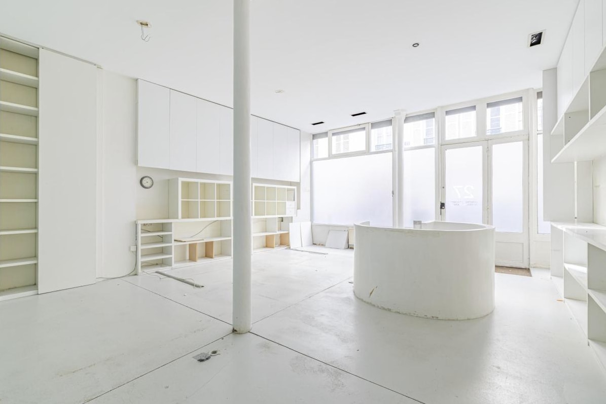 Retail in Paris to rent Interior Photo- Image 1 of 5