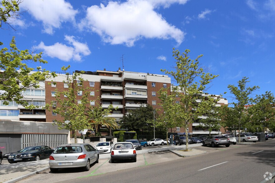 Calle Oquendo, 20, Madrid, Madrid to rent - Building Photo - Image 3 of 3