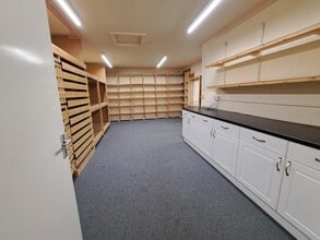 15 Clarendon St, Hyde to rent Interior Photo- Image 2 of 2
