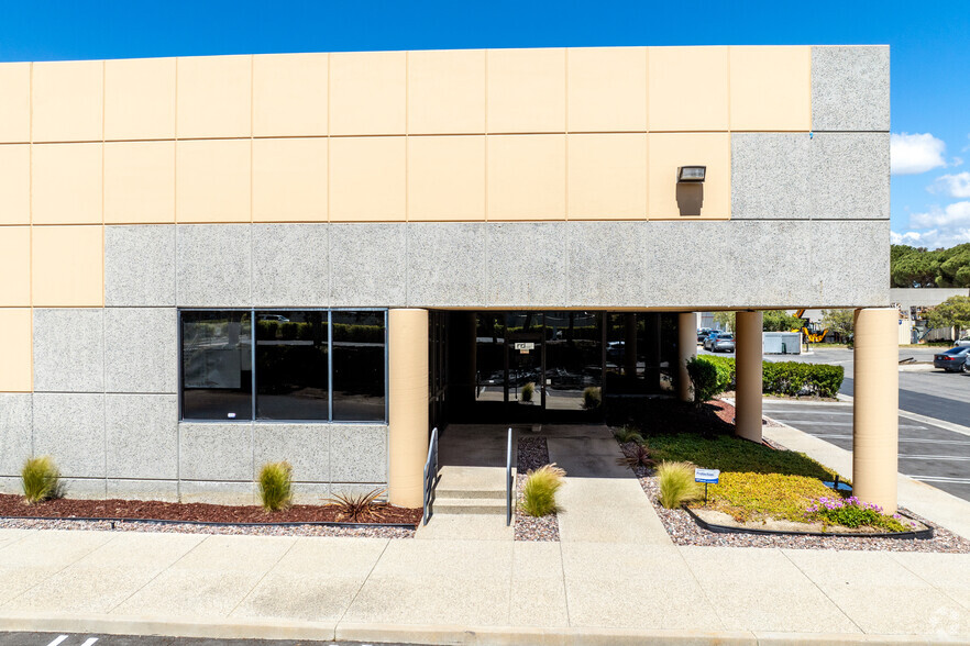 2630 Business Park Dr, Vista, CA for sale - Building Photo - Image 2 of 7