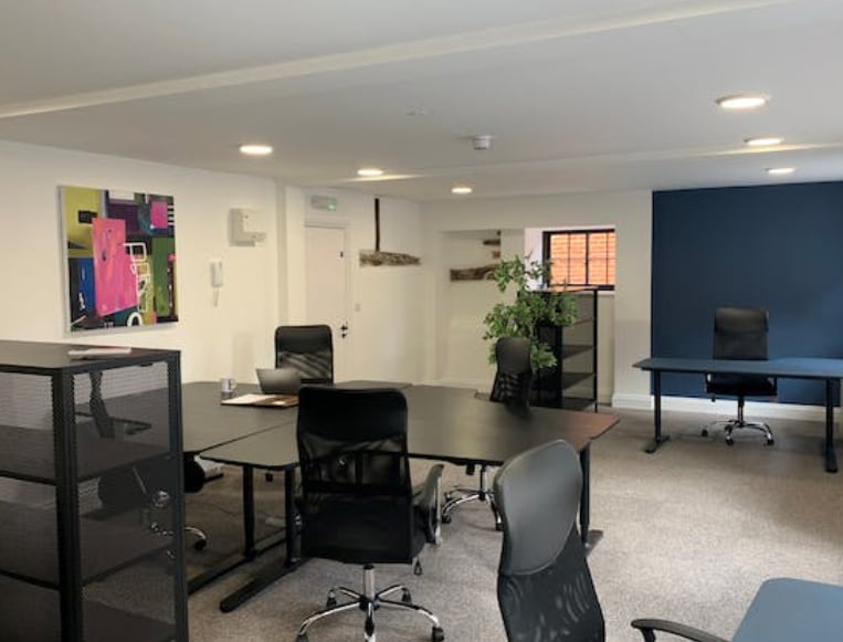 45 Guildford St, Chertsey to rent Interior Photo- Image 1 of 1