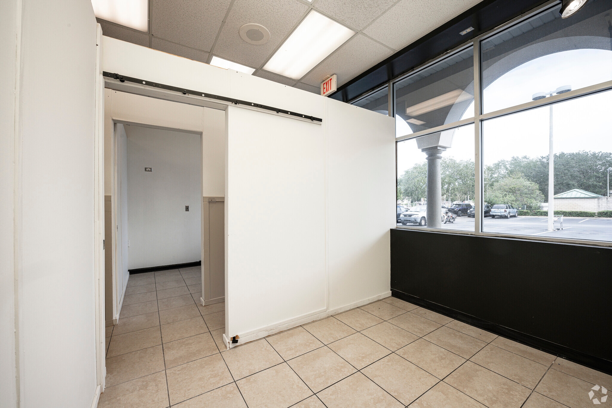 1850 Ridgewood Ave, Holly Hill, FL to rent Interior Photo- Image 1 of 6