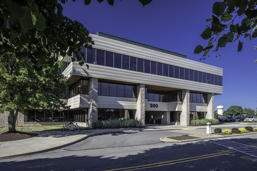 300 Corporate Center Dr, Coraopolis, PA for rent Building Photo- Image 1 of 20