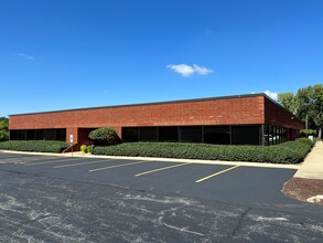 1902 Fox Dr, Champaign, IL for rent Building Photo- Image 2 of 3