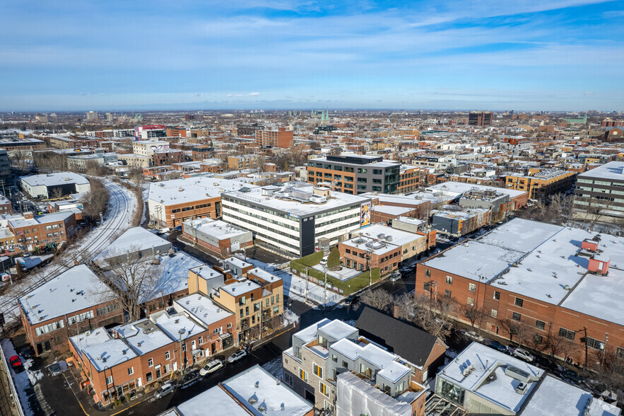 6750 Av de l'Esplanade, Montréal, QC for rent - Aerial - Image 2 of 7