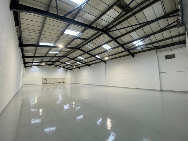 Corolin Rd, Gloucester to rent - Interior Photo - Image 3 of 7