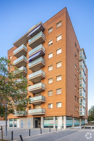 Carrer de Fortuna, 15, L'Hospitalet de Llobregat, Barcelona to rent - Building Photo - Image 2 of 6