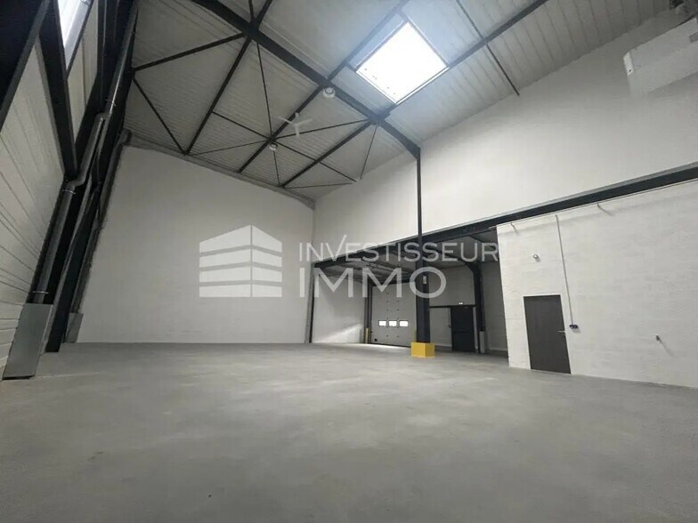 Industrial in SAINT-OUEN-L'AUMONE to rent - Interior Photo - Image 2 of 4