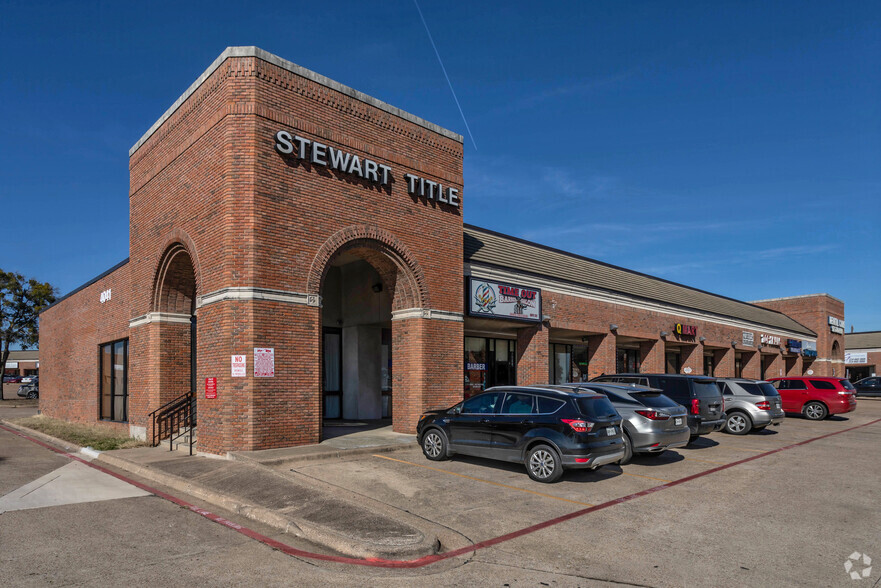 4041 W Wheatland Rd, Dallas, TX for rent - Building Photo - Image 2 of 11