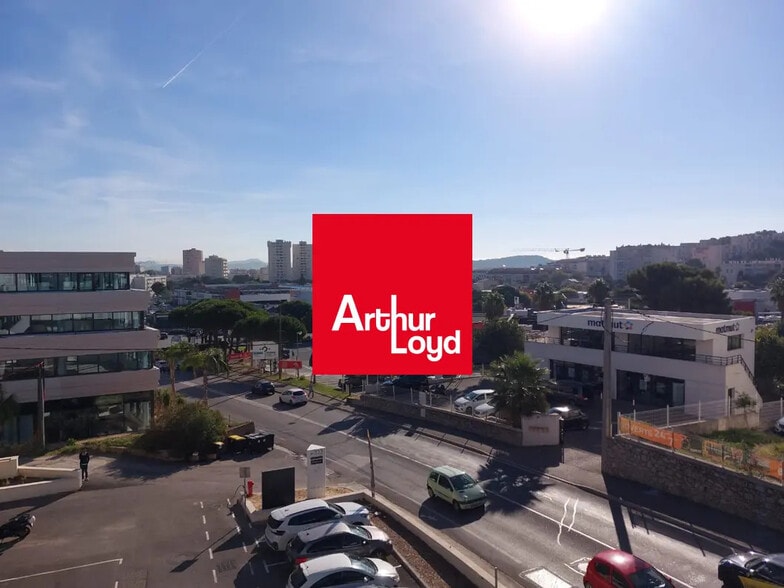 Avenue Marcel Paul (Rd 63), La Seyne-sur-Mer to rent - Primary Photo - Image 1 of 9