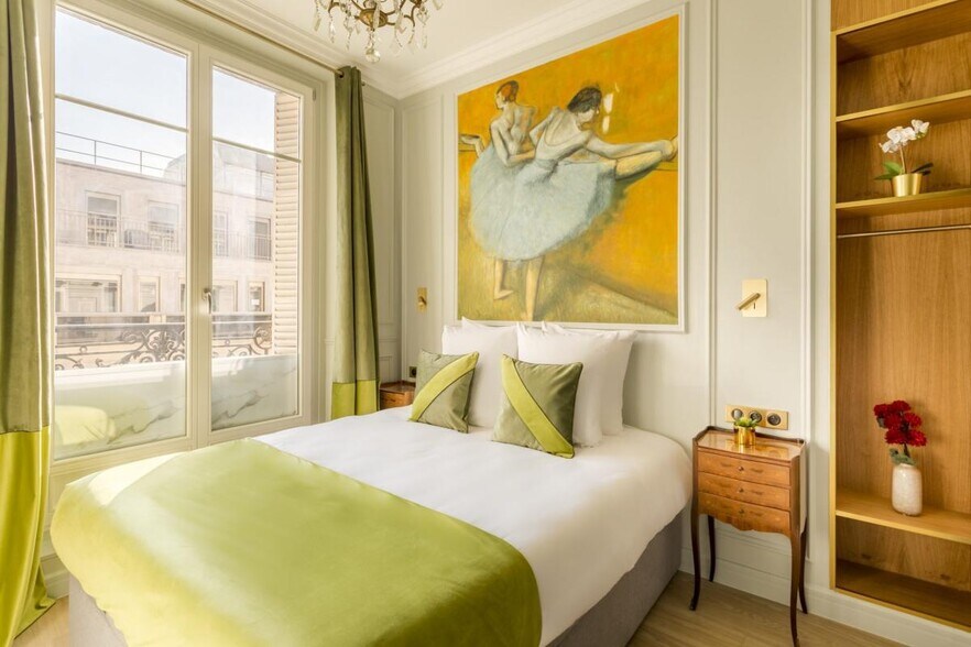 Office in Paris for sale - Interior Photo - Image 3 of 7