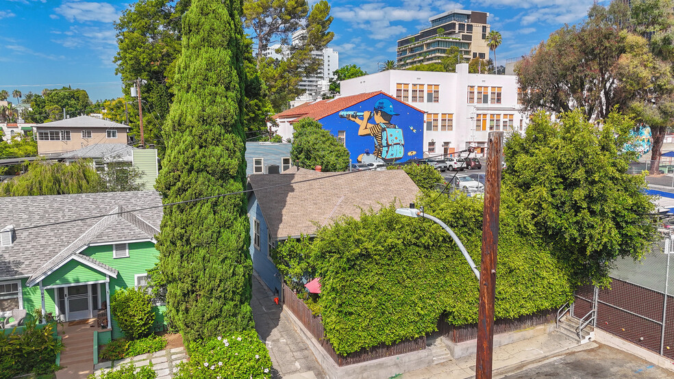 945 Hilldale Ave, West Hollywood, CA for sale - Building Photo - Image 3 of 16