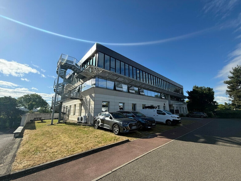 6 Rue Edison, Bron for sale - Building Photo - Image 1 of 10