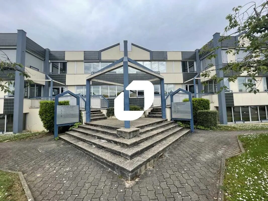 Office in Massy to rent Building Photo- Image 1 of 5