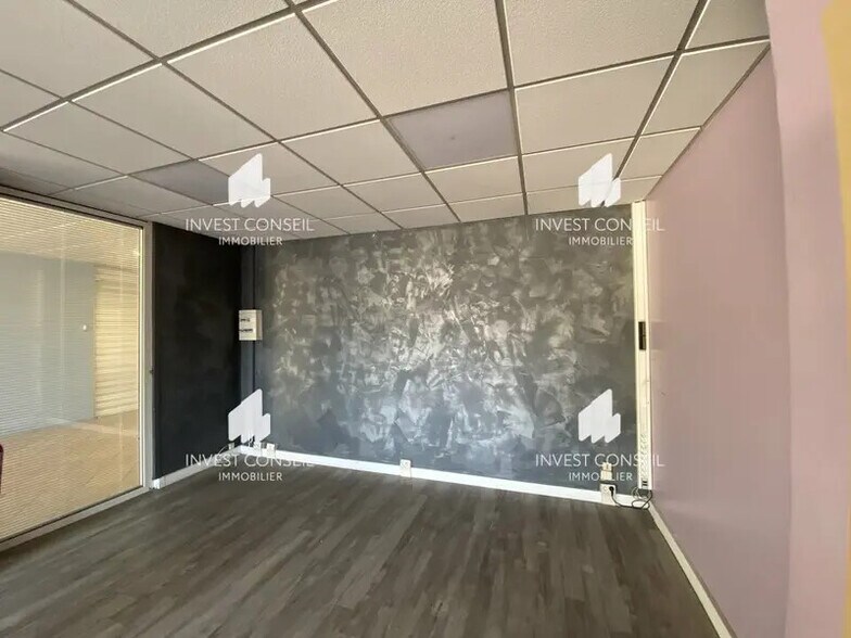 2 Rue Du Val D'Or, Cormeilles-en-Parisis to rent - Interior Photo - Image 3 of 4