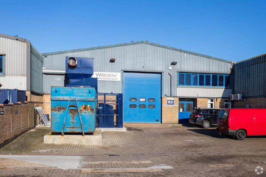 Newton Rd, Peacehaven to rent - Building Photo - Image 3 of 5